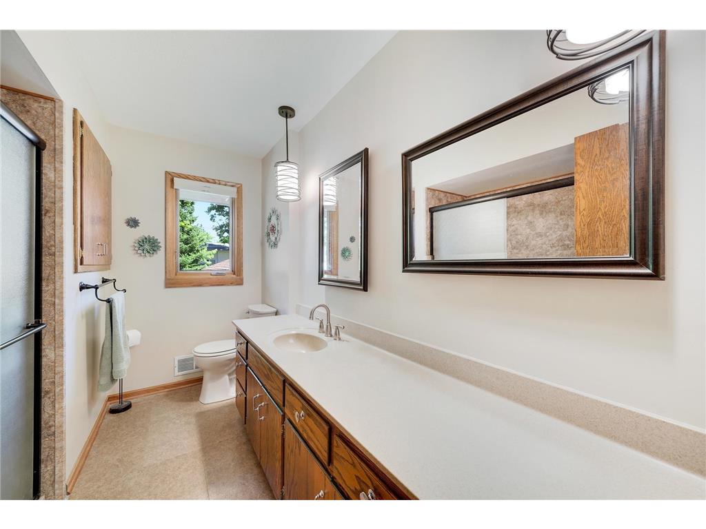9325 31st Avenue N New Hope MN 55427 7093258 image26