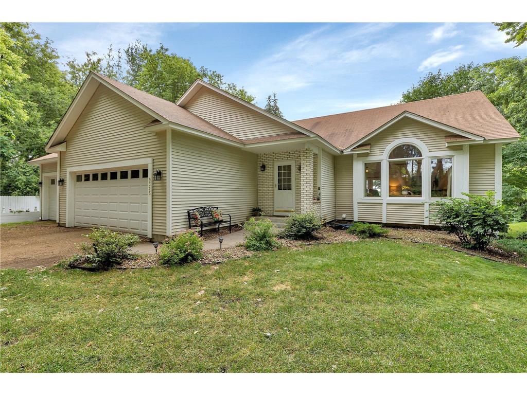 9325 Jennifer Court, Chisago City, MN, 55013 MLS 6231296 Edina Realty