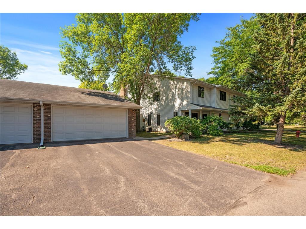 9325 Ranchview Lane N, Maple Grove, MN 55369 MLS 6244991 Edina Realty