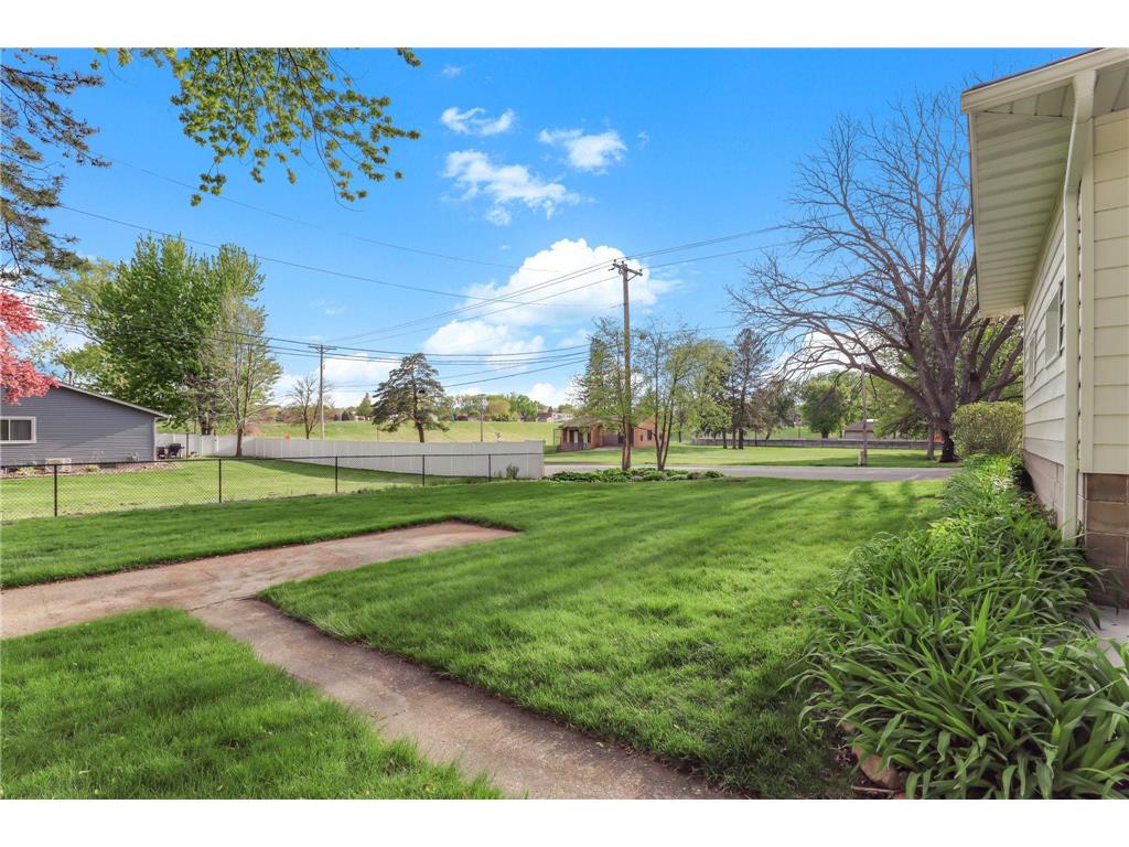 933 5th Street W Hastings MN 55033 7059496 image32