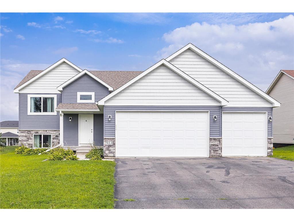 933 Cobblestone Lane Belle Plaine MN 56011 7011067 image1