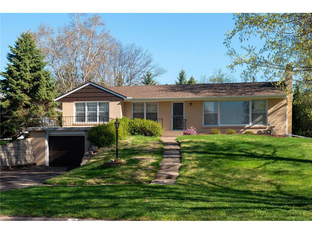 933 Edgewater Avenue Shoreview MN 55126 7070193 image1