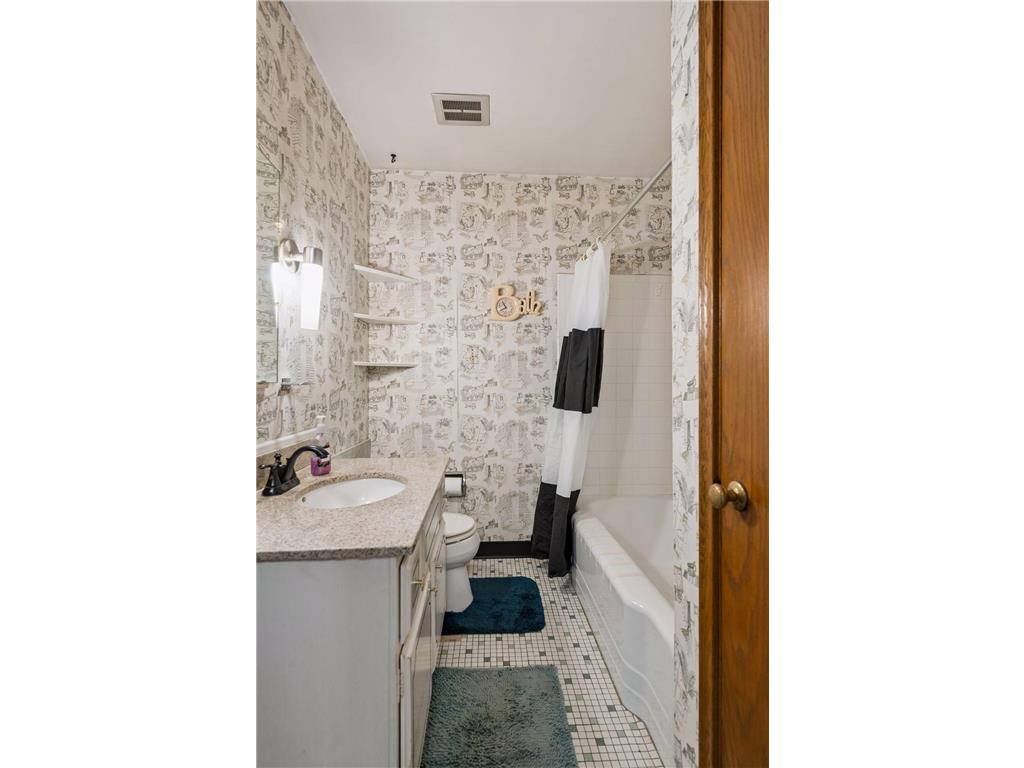 933 Edgewater Avenue Shoreview MN 55126 7070193 image17