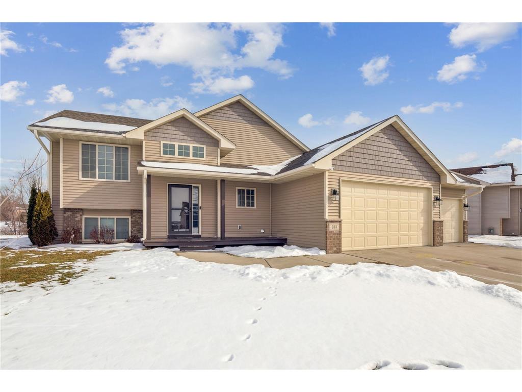 933 Farmers Ridge Trail, Belle Plaine, MN, 56011 MLS 6479677 Edina