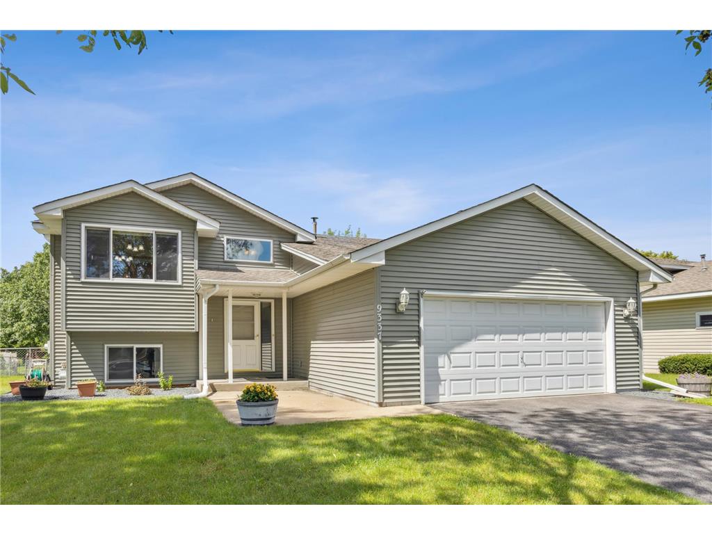 9337 Vincent Avenue N Brooklyn Park MN 55444 6581880 image1