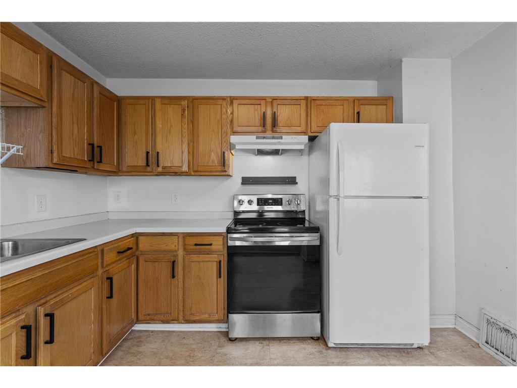 934 Juno Avenue Saint Paul MN 55102 7036099 image12