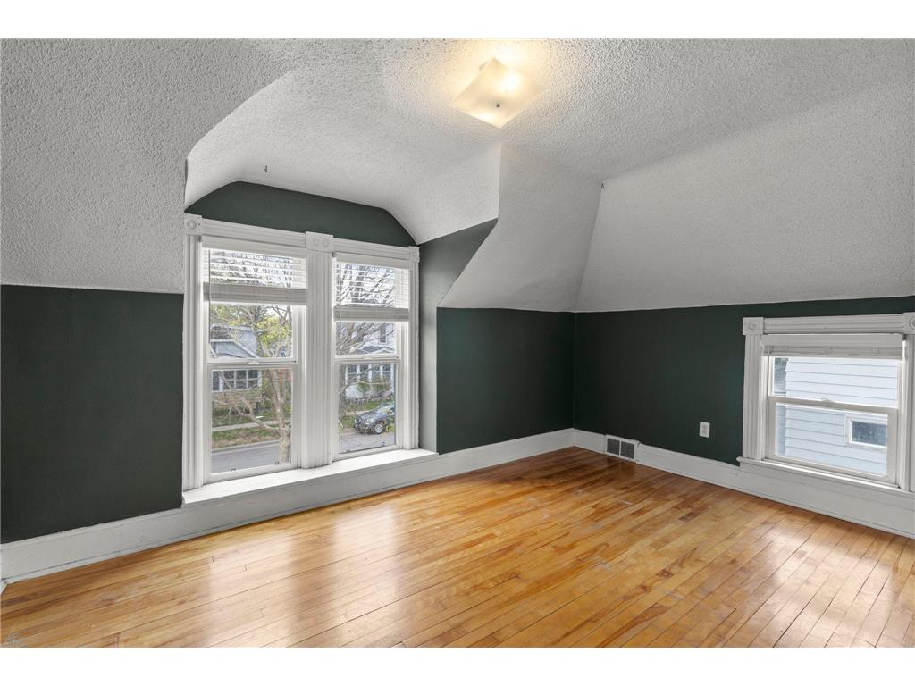 934 Juno Avenue Saint Paul MN 55102 7036099 image18