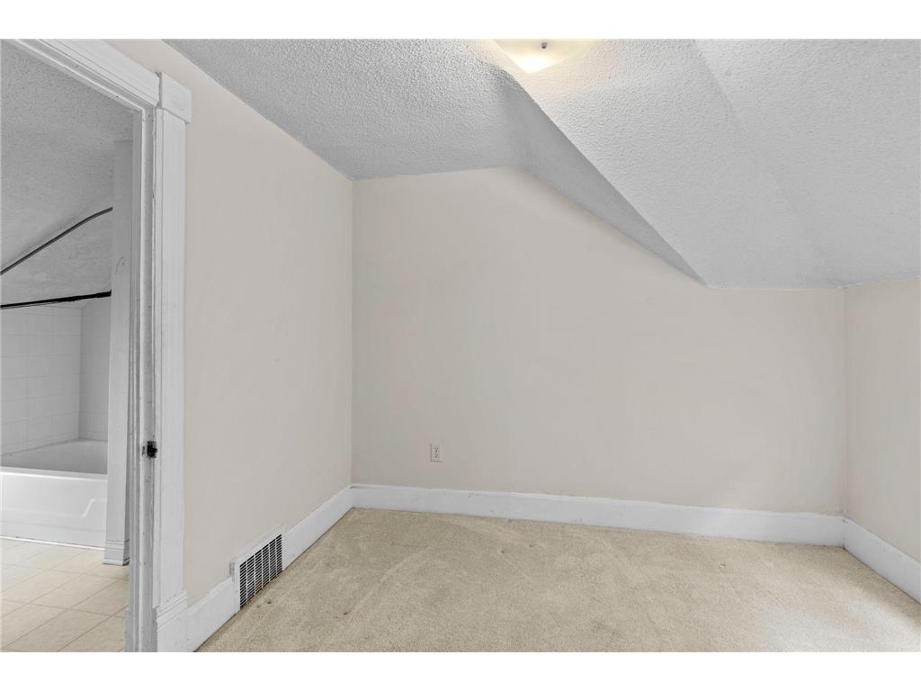 934 Juno Avenue Saint Paul MN 55102 7036099 image21