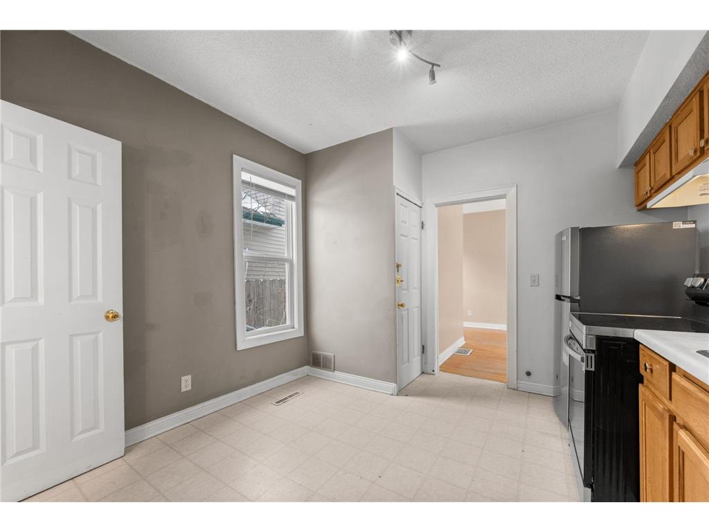 934 Juno Avenue Saint Paul MN 55102 7036099 image27