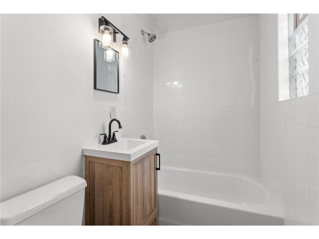 934 Juno Avenue Saint Paul MN 55102 7036099 image34