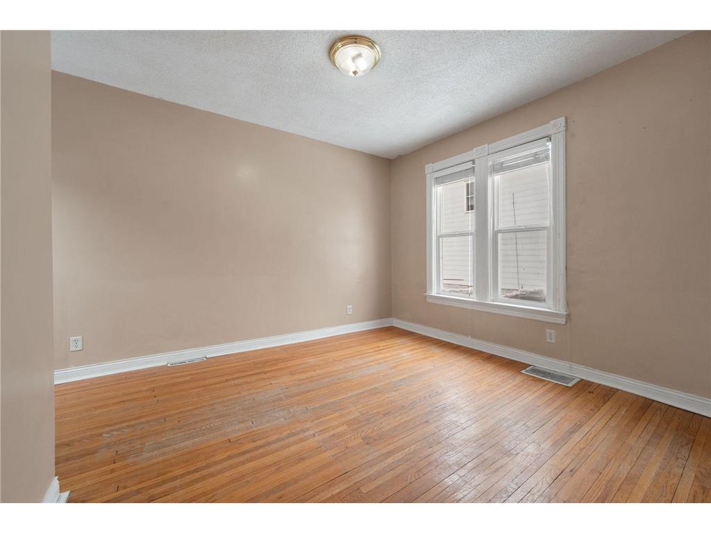 934 Juno Avenue Saint Paul MN 55102 7036099 image35