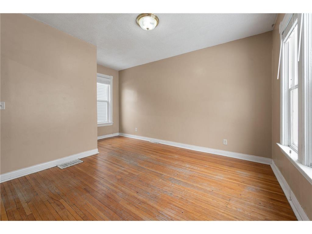 934 Juno Avenue Saint Paul MN 55102 7036099 image36