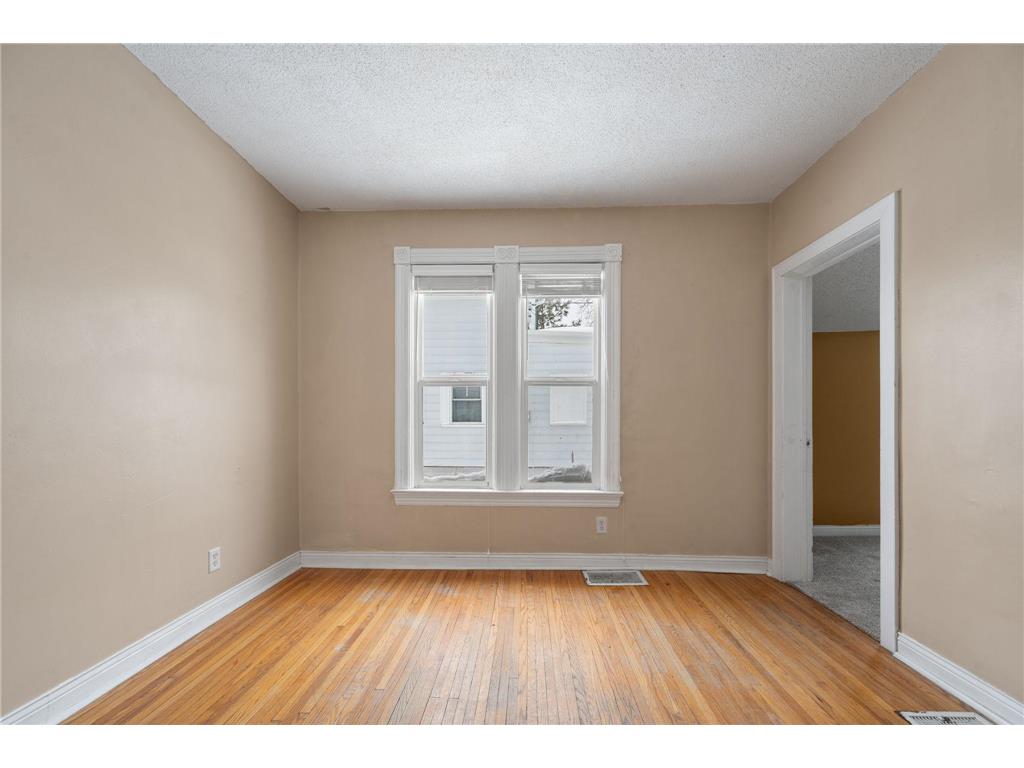 934 Juno Avenue Saint Paul MN 55102 7036099 image37