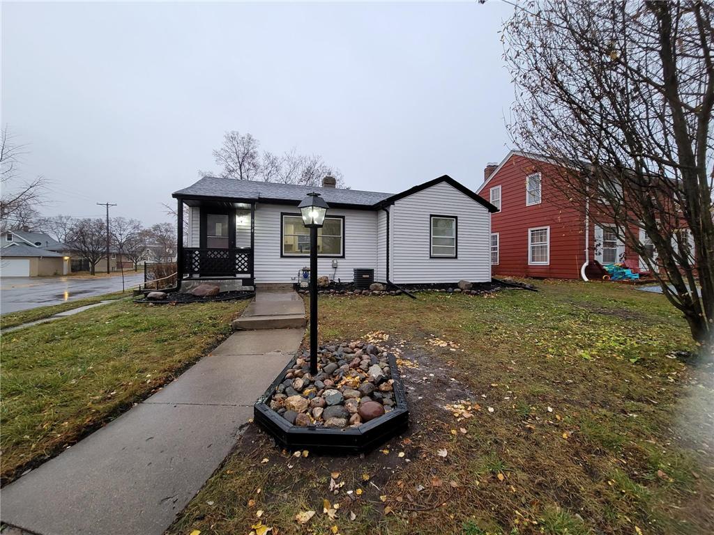 934 Orange Avenue E Saint Paul MN 55106 6822097 image1