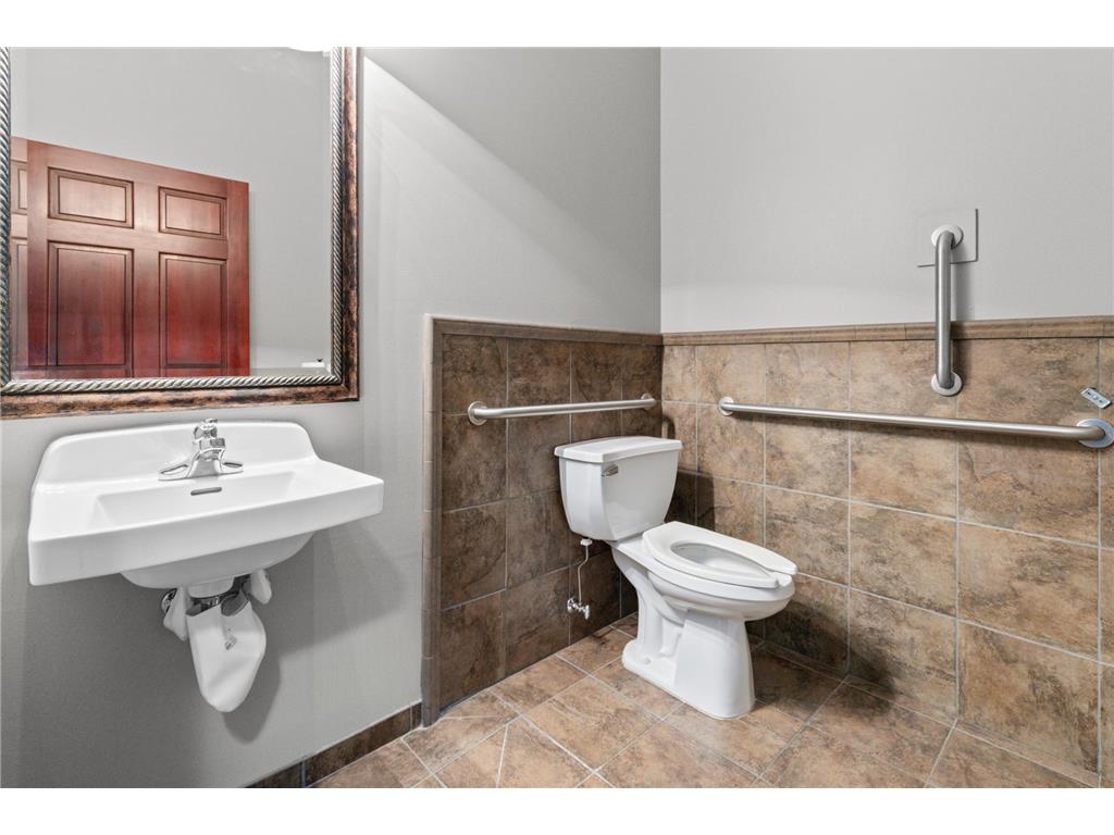 9340 Hennepin Town Road Eden Prairie MN 55347 7084200 image31