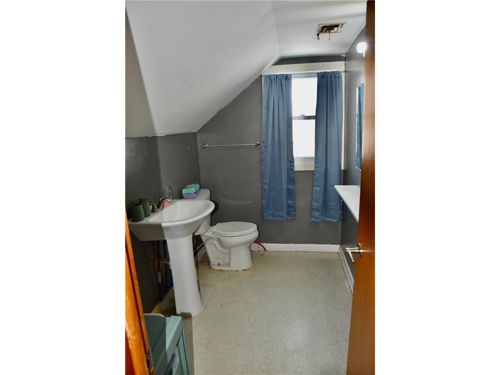 935 4th Street NE Sibley IA 51249 6826776 image22