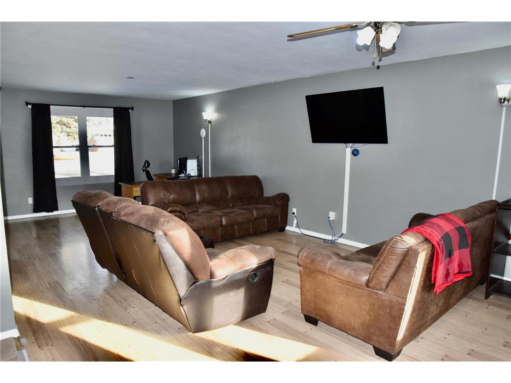 935 4th Street NE Sibley IA 51249 6826776 image9