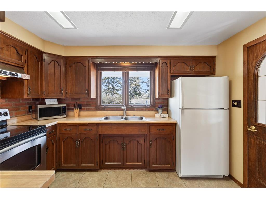 935 Century Avenue N Maplewood MN 55119 6823177 image12