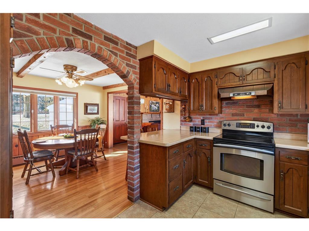 935 Century Avenue N Maplewood MN 55119 6823177 image15