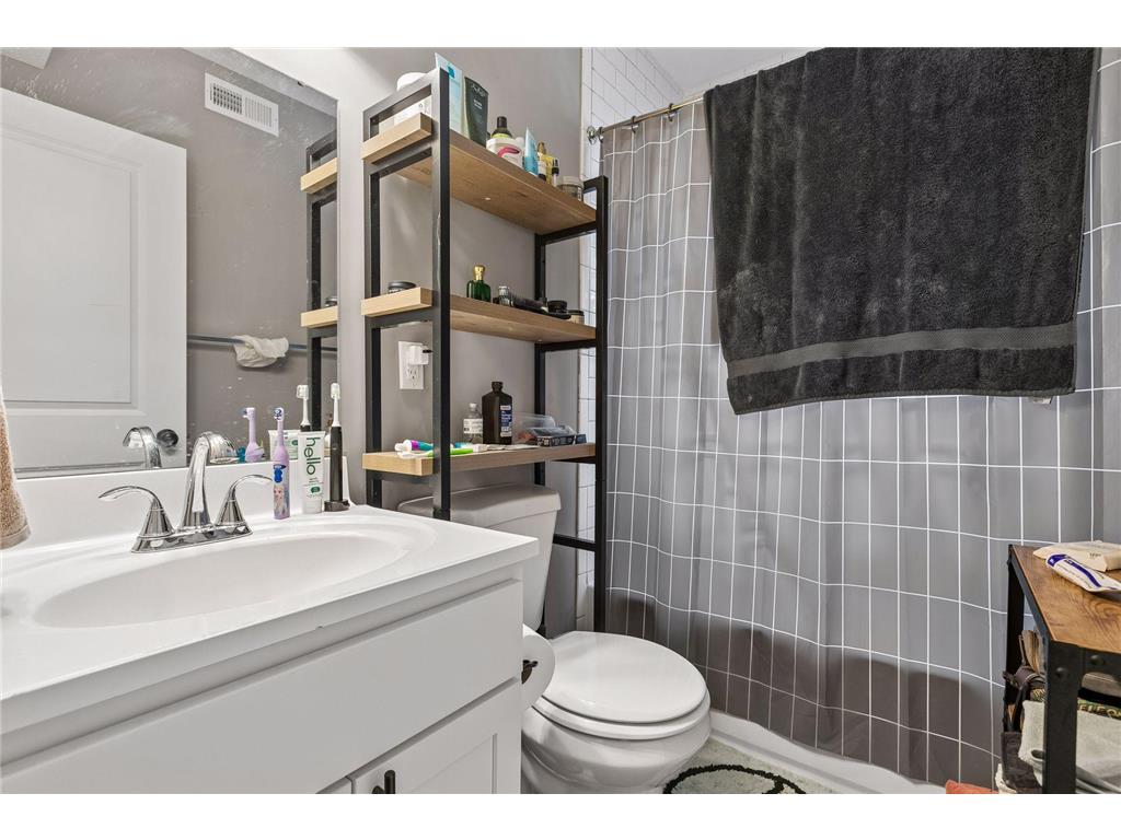 935 Iglehart Avenue Saint Paul MN 55104 7082620 image27