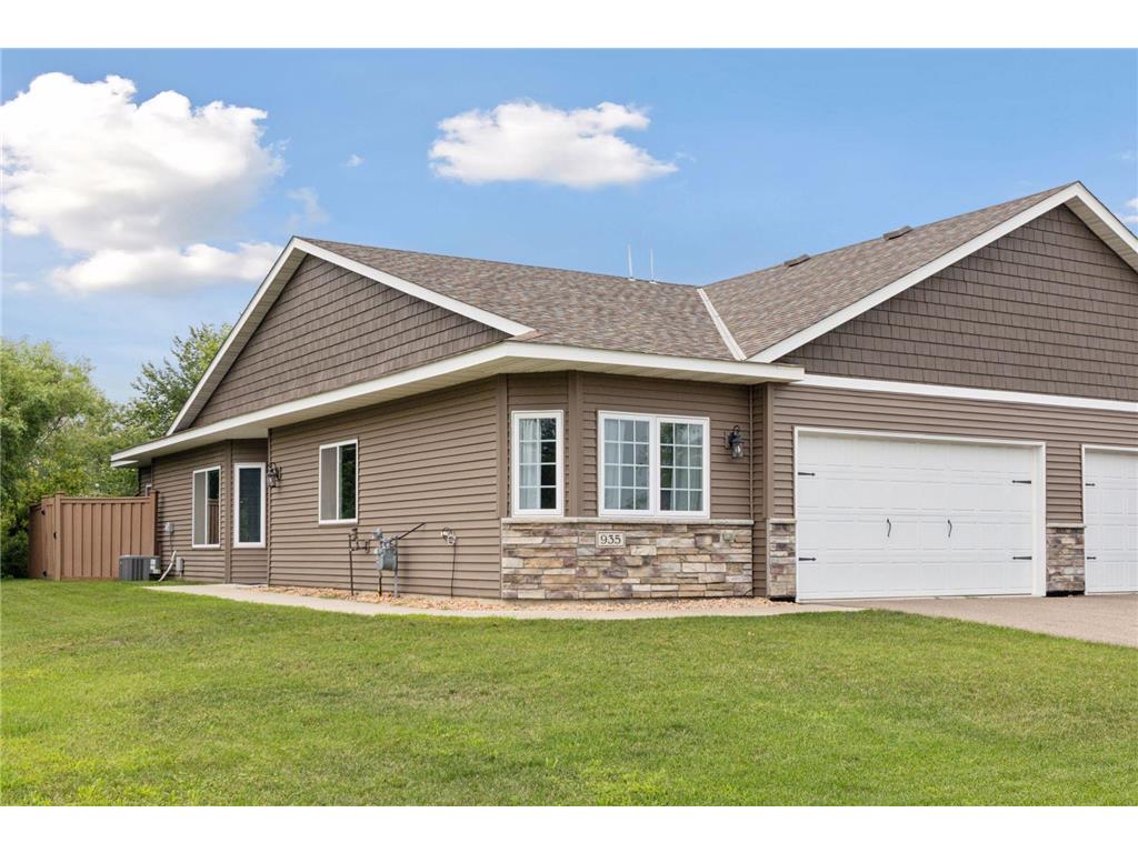 935 Johnson Drive New Richmond WI 54017 6681885 image1