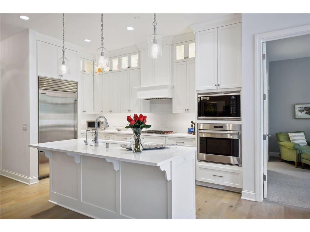 935 Lake Street E #208 Wayzata MN 55391 6429120 image1