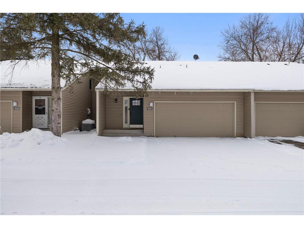 935 Monterey Court N Shoreview MN 55126 7015337 image1