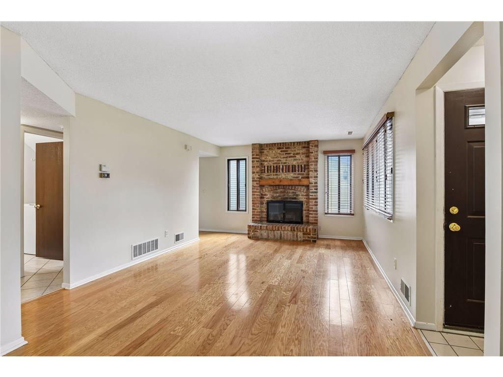 9357 Ranchview Lane N Maple Grove MN 55369 7070002 image3