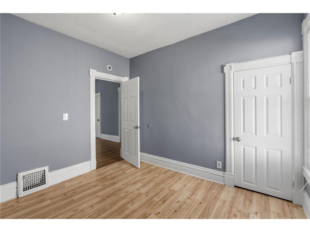 936 Duchess Street Saint Paul MN 55106 7038202 image17