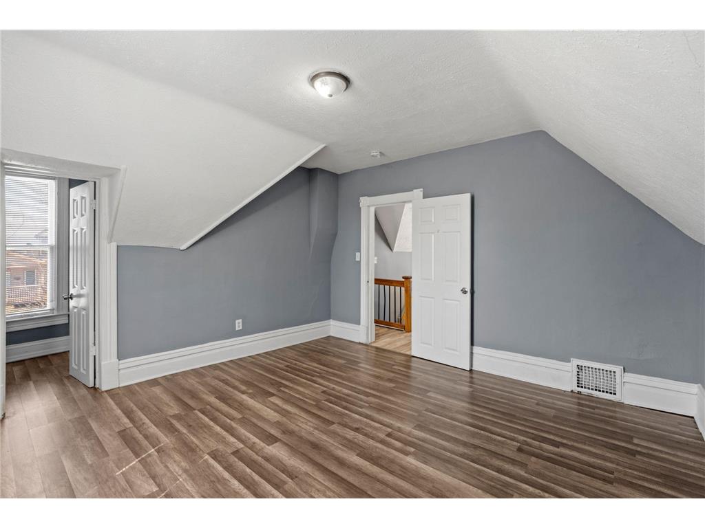 936 Duchess Street Saint Paul MN 55106 7038202 image18