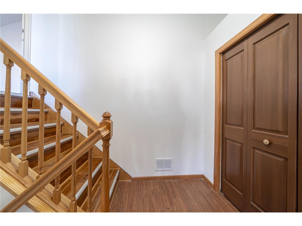 936 Thomas Avenue Saint Paul MN 55104 6821424 image14