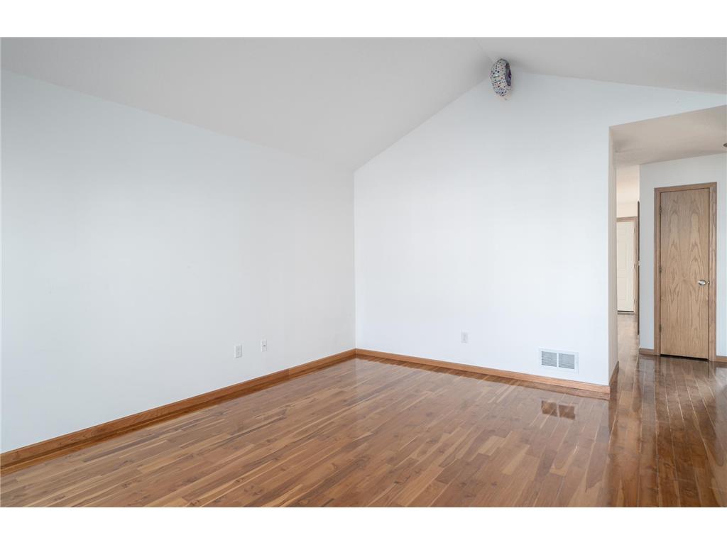 936 Thomas Avenue Saint Paul MN 55104 6821424 image17