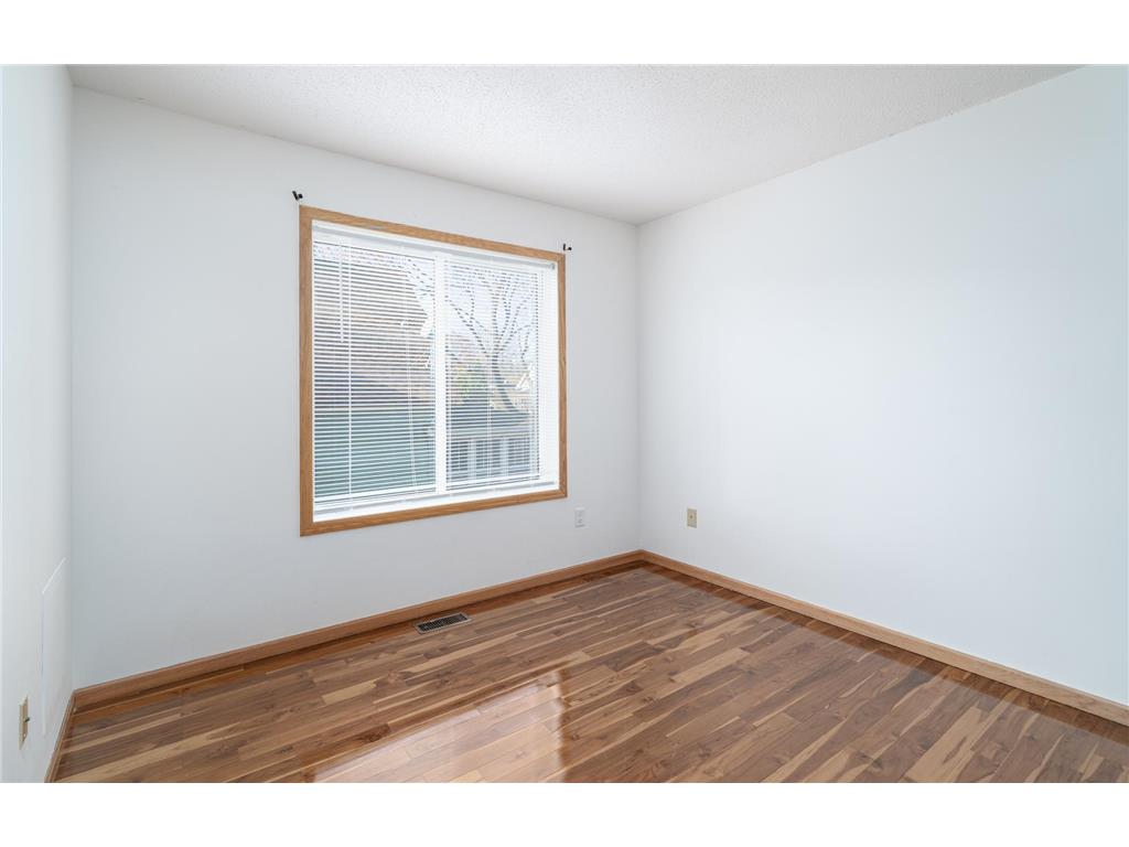 936 Thomas Avenue Saint Paul MN 55104 6821424 image25