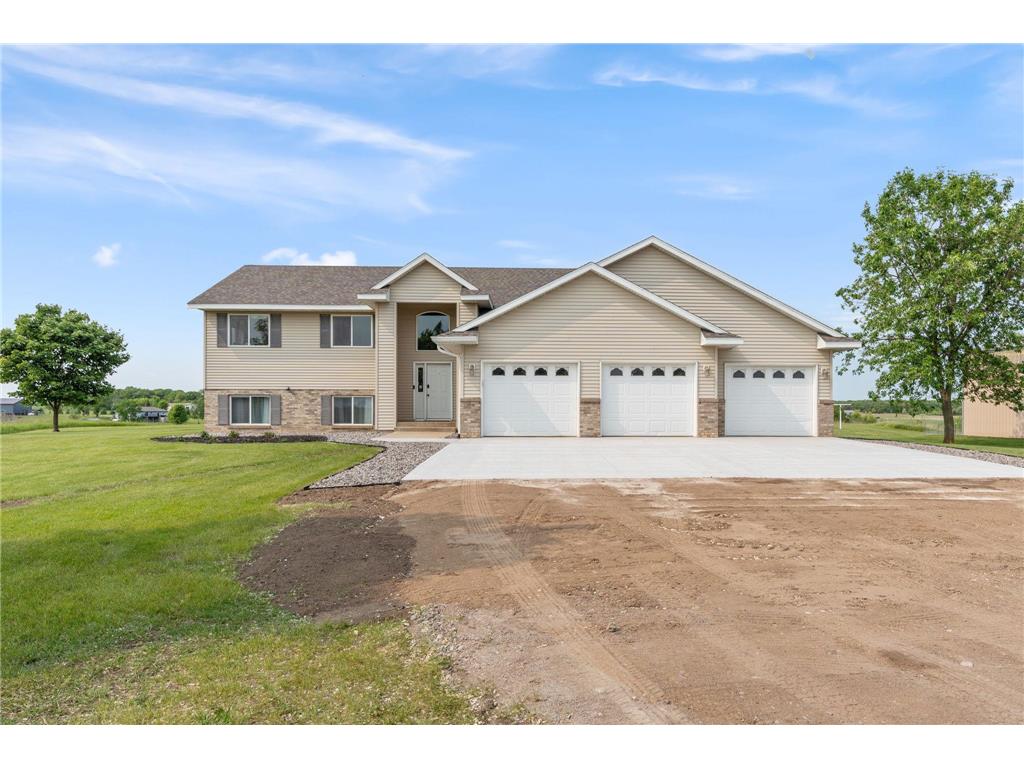 9365 30th Street NE Foley MN 56329 6727388 image1