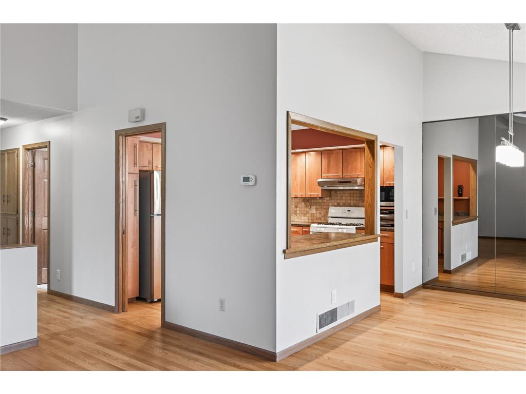 9367 Nesbitt Road Bloomington MN 55437 7061834 image10