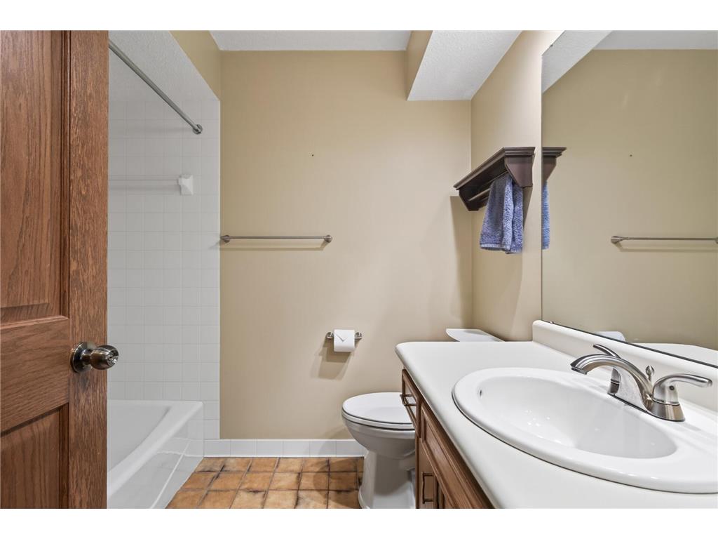 9367 Nesbitt Road Bloomington MN 55437 7061834 image15