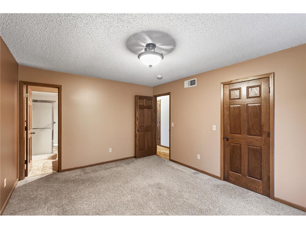 9367 Nesbitt Road Bloomington MN 55437 7061834 image17