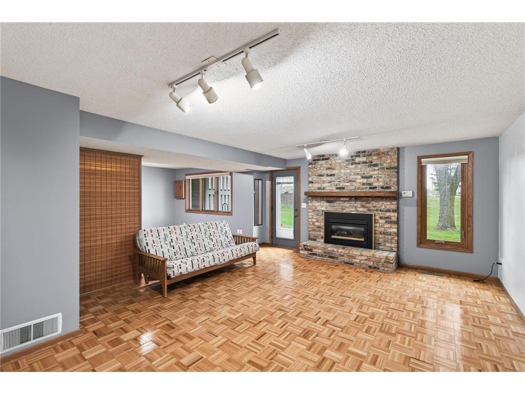 9367 Nesbitt Road Bloomington MN 55437 7061834 image22