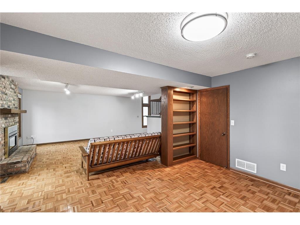 9367 Nesbitt Road Bloomington MN 55437 7061834 image27