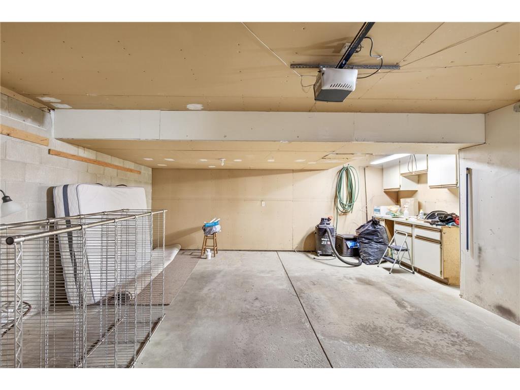 9367 Nesbitt Road Bloomington MN 55437 7061834 image32