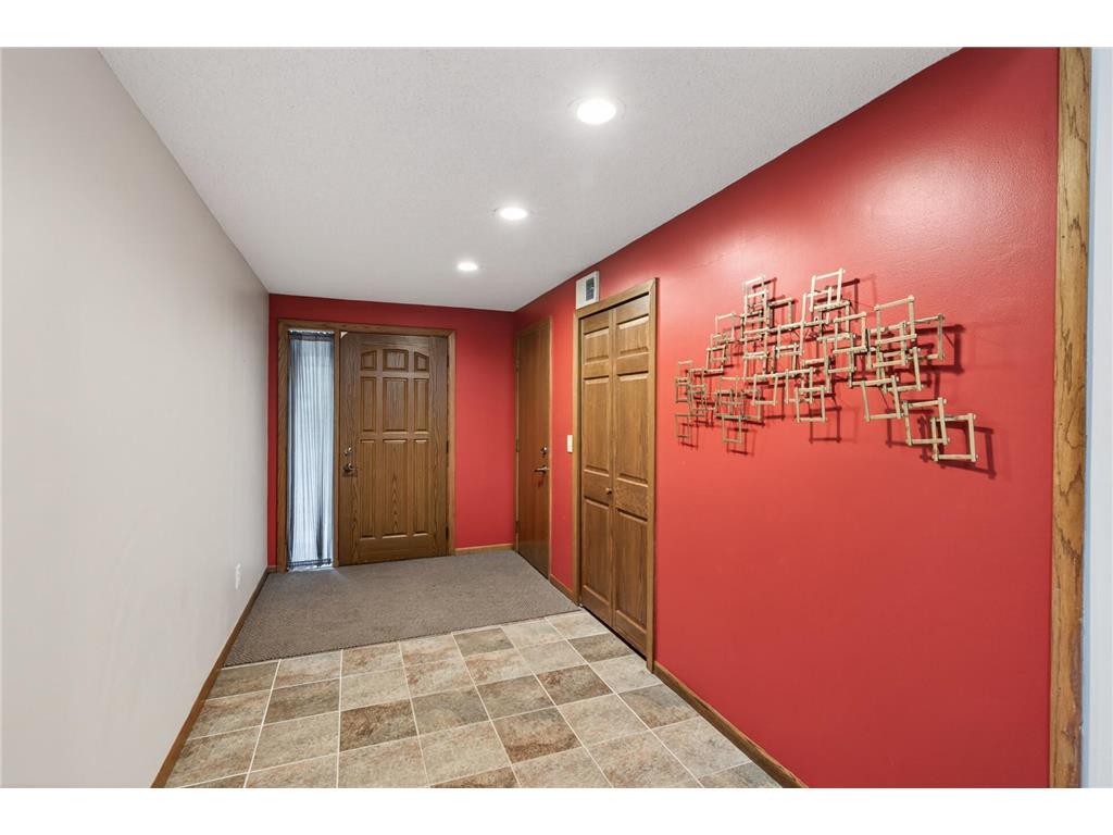 9367 Nesbitt Road Bloomington MN 55437 7061834 image4