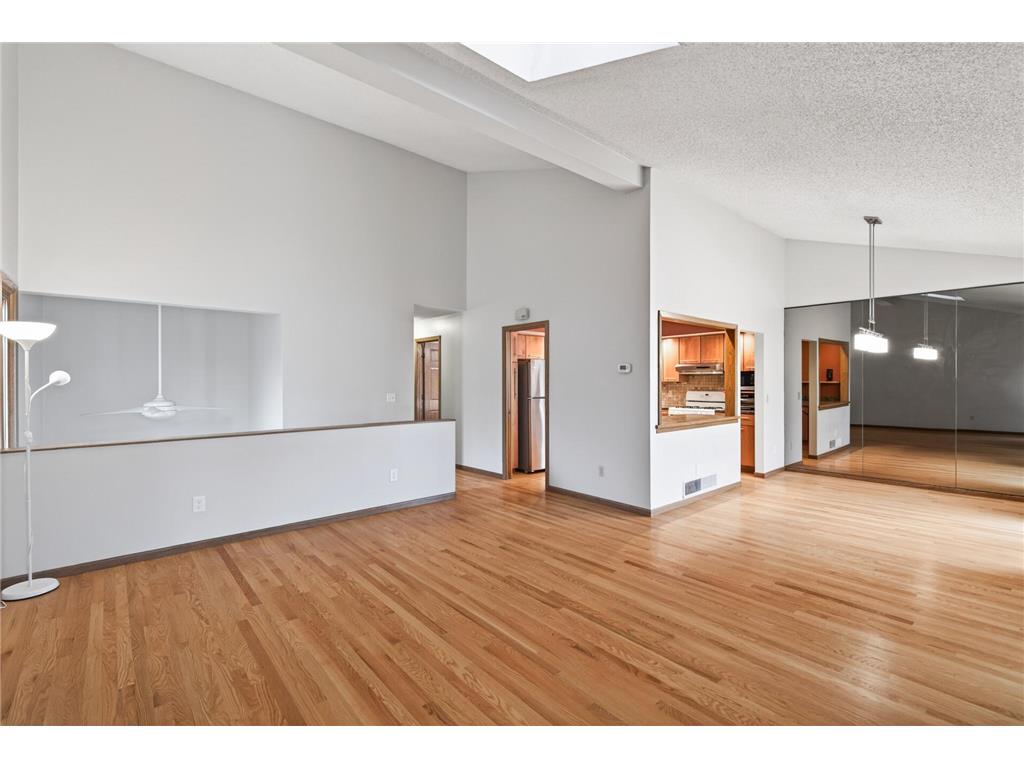 9367 Nesbitt Road Bloomington MN 55437 7061834 image8