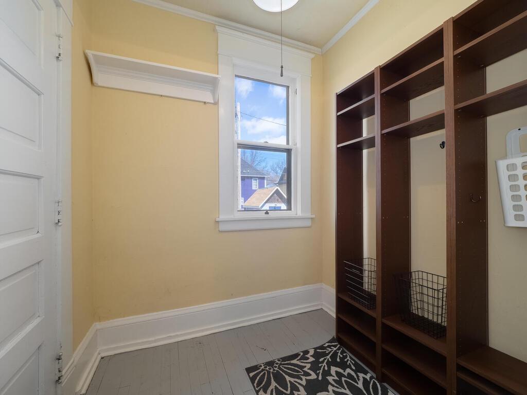 937 Laurel Avenue Saint Paul MN 55104 7014134 image12