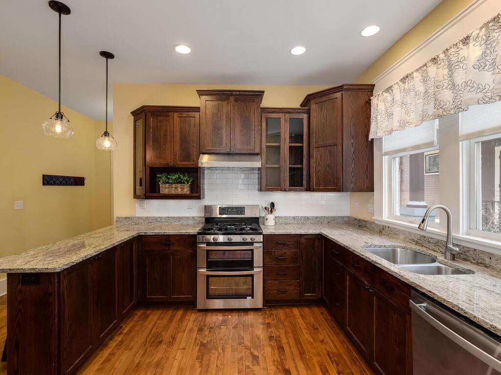 937 Laurel Avenue Saint Paul MN 55104 7014134 image9