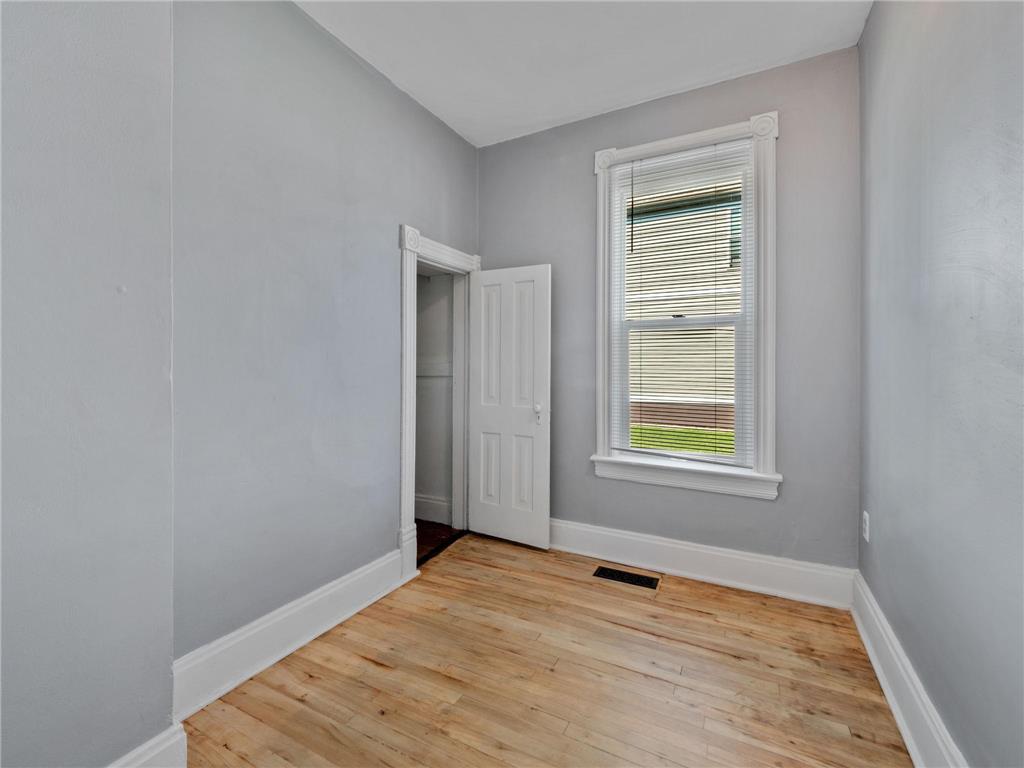 937 Thomas Avenue Saint Paul MN 55104 7082796 image12