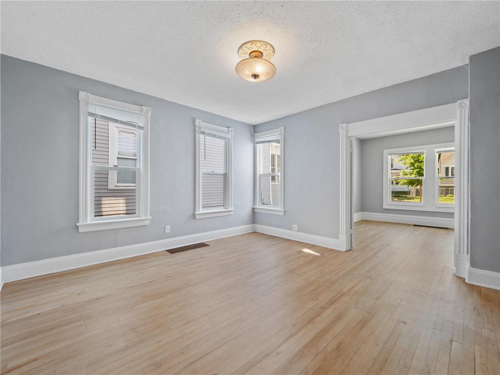 937 Thomas Avenue Saint Paul MN 55104 7082796 image5
