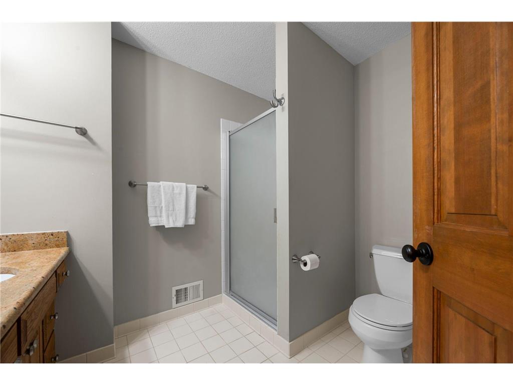9376 Wedgewood Drive Woodbury MN 55125 7047481 image52