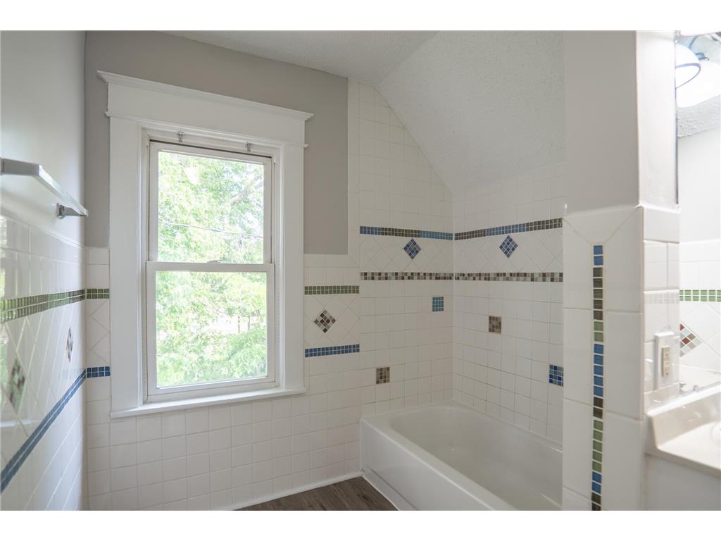 938 Cypress Street Saint Paul MN 55106 7011673 image10