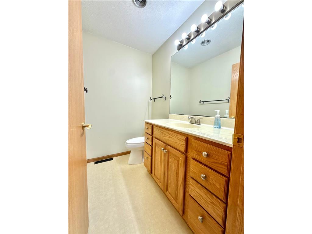939 Mayvis Boulevard Mankato MN 56001 7111429 image3
