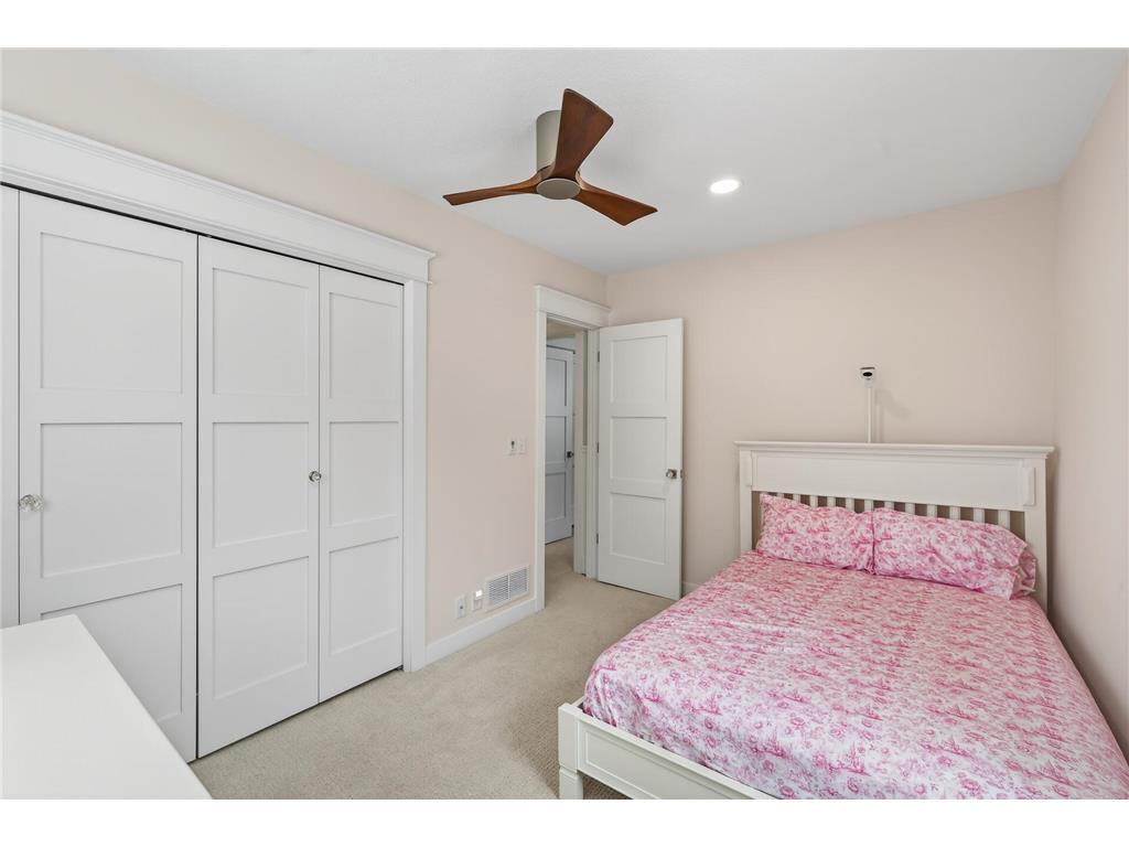 939 Park Avenue Mahtomedi MN 55115 - White Bear 6822215 image28